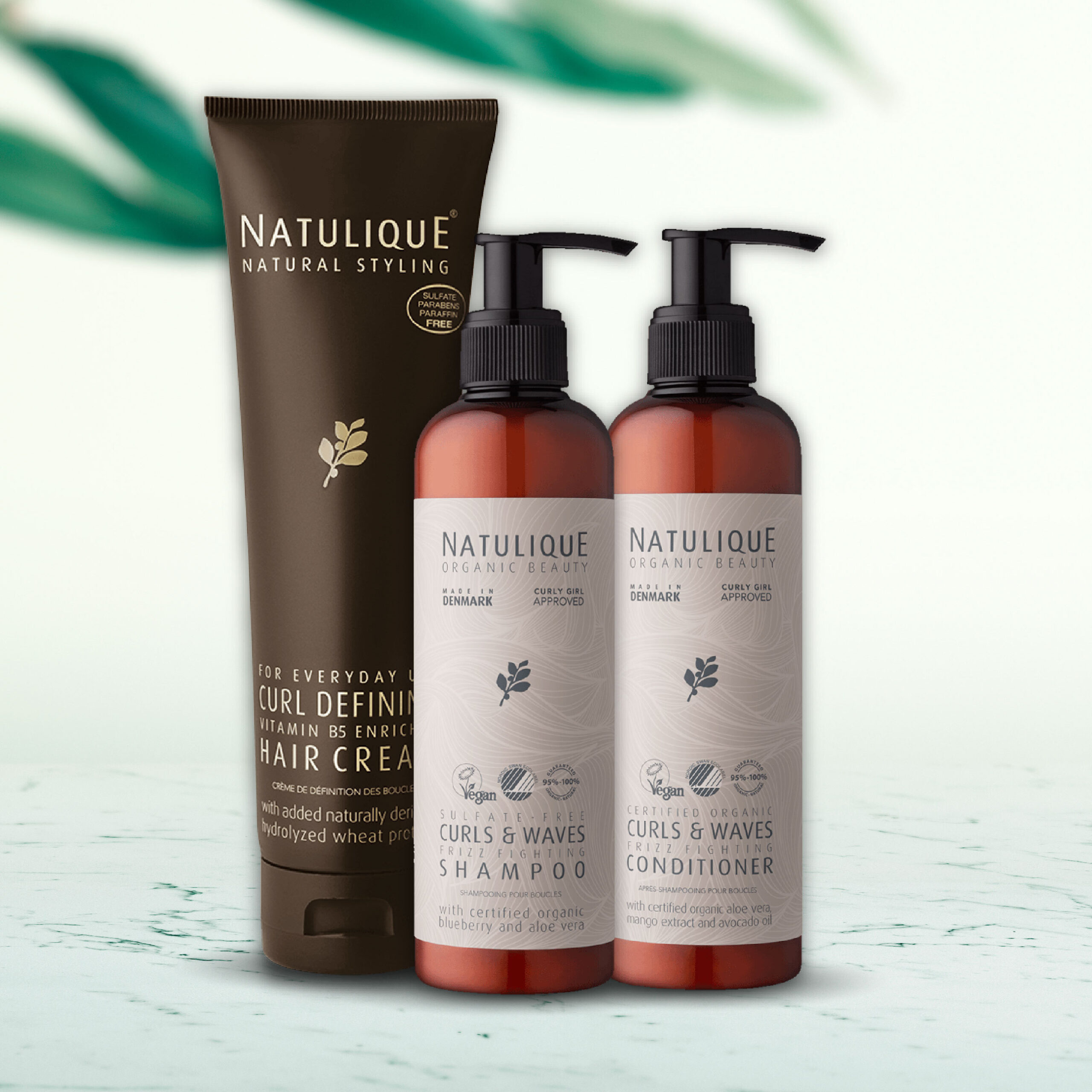 Sélection de produits pour une routine destinée aux cheveux bouclés et texturisés